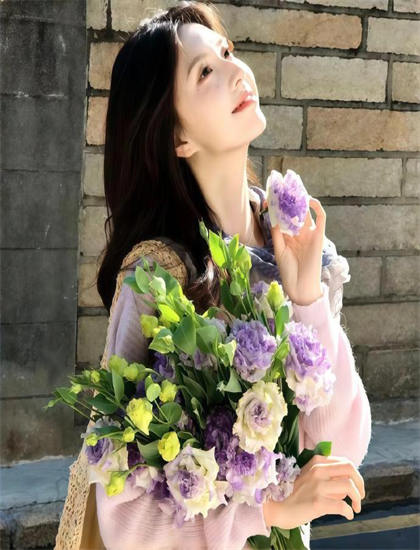 奇幻片深度解析：《穿成反派崽崽的后娘》的人物塑造与情感表达 ——深入探索奇幻片的艺术世界